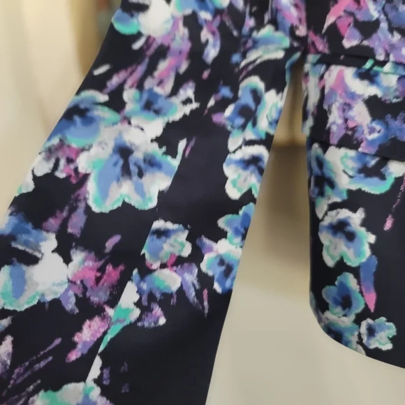 Ann Taylor Navy, Teal, Blue, Purple and Pink Watercolor Floral Blazer, Sz 2 - Picture 3 of 4